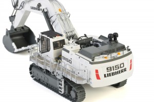 Liebherr R9150